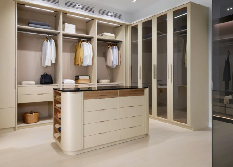 衣帽间定制的设计如何利用有限空间打造的全攻略?